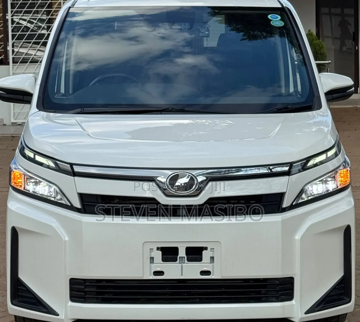 Toyota Voxy X 2WD 8-Seater 2019 White