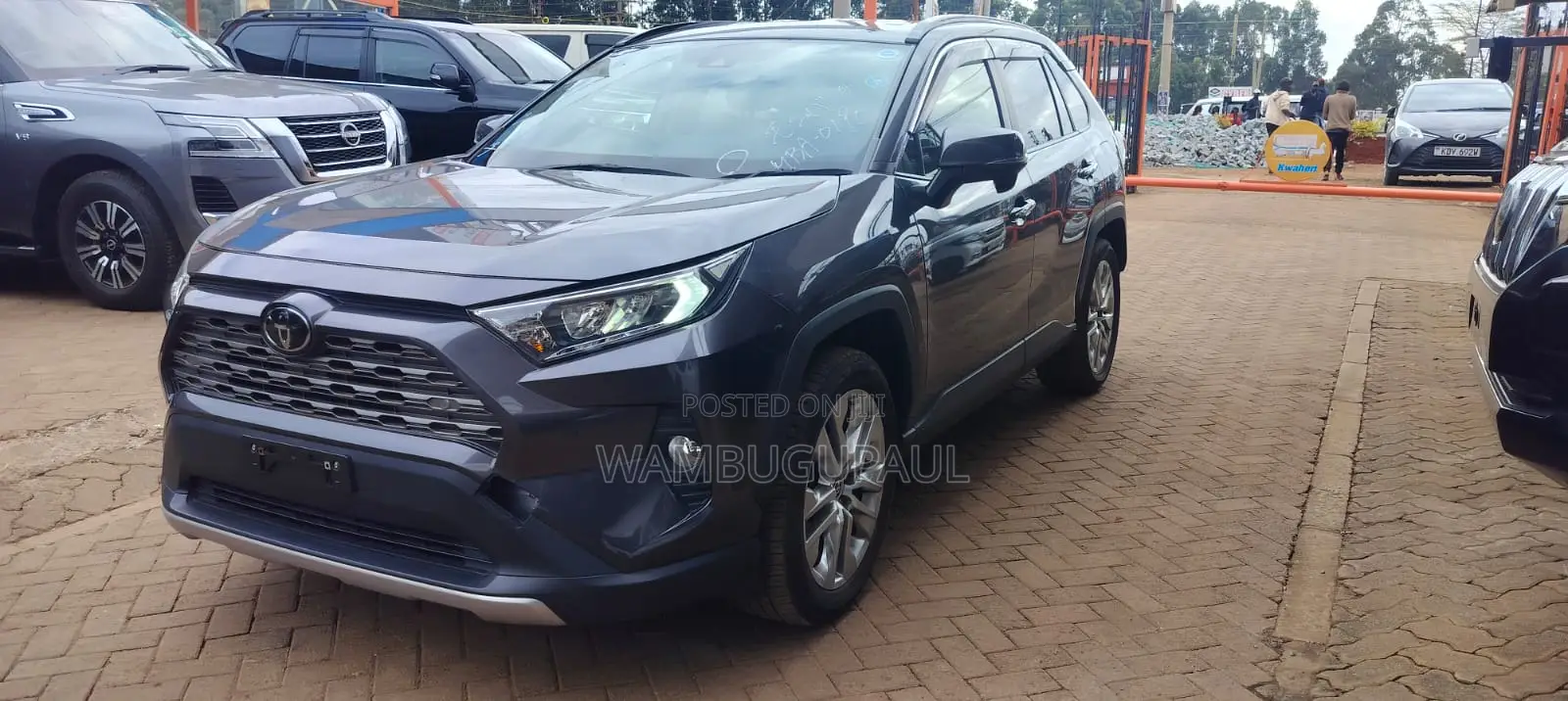 Toyota RAV4 XLE Premium FWD 2019 Gray
