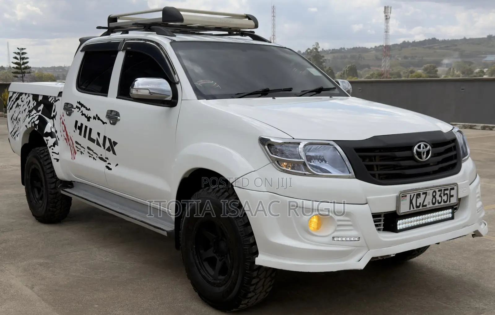 Toyota Hilux 2.5 D-4D 4X4 SRX 2012 White