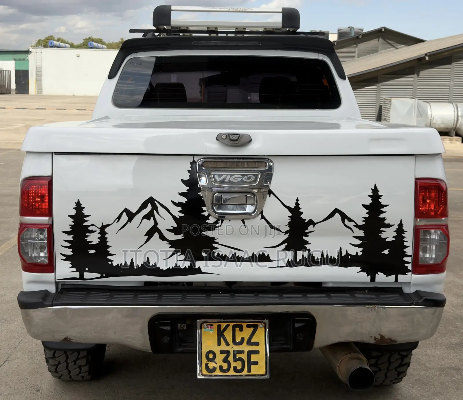 Toyota Hilux 2.5 D-4D 4X4 SRX 2012 White