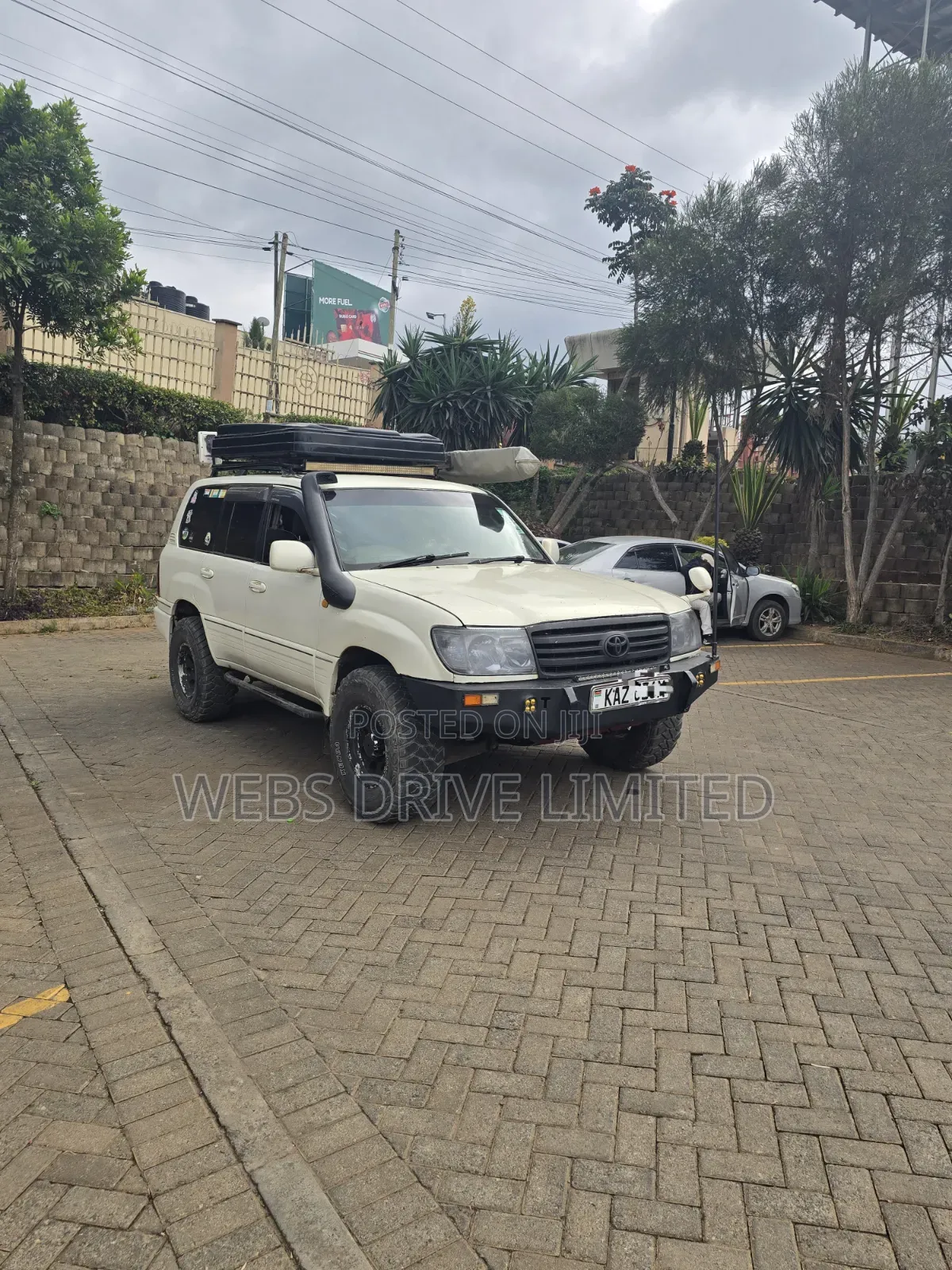 Toyota Land Cruiser 2003 White