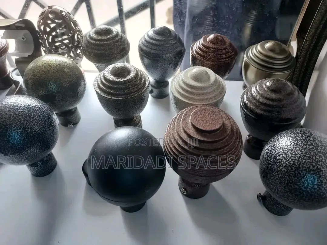 Different Colors for Juakali Trophy End Flowers