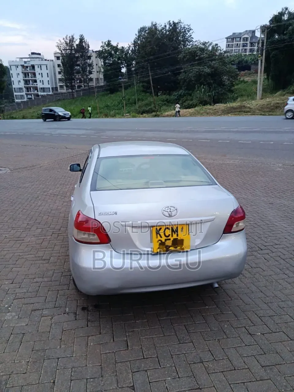 Toyota Belta 2010 Silver