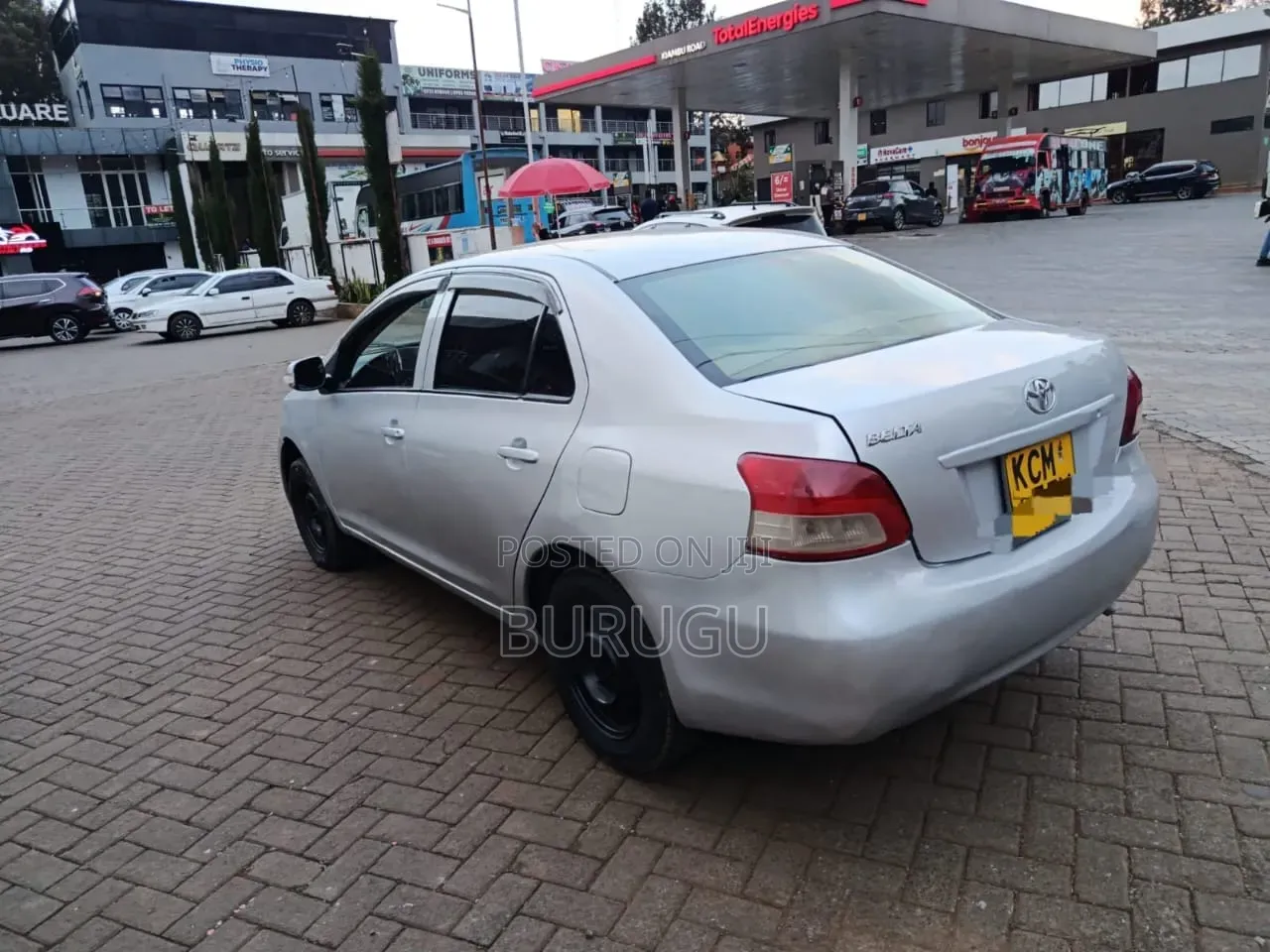 Toyota Belta 2010 Silver