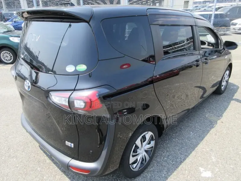 Toyota Sienta 2019 Black