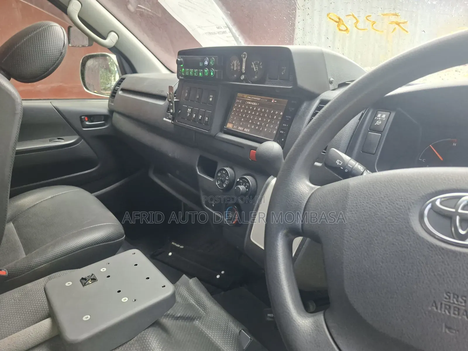Toyota HiAce 2019 White