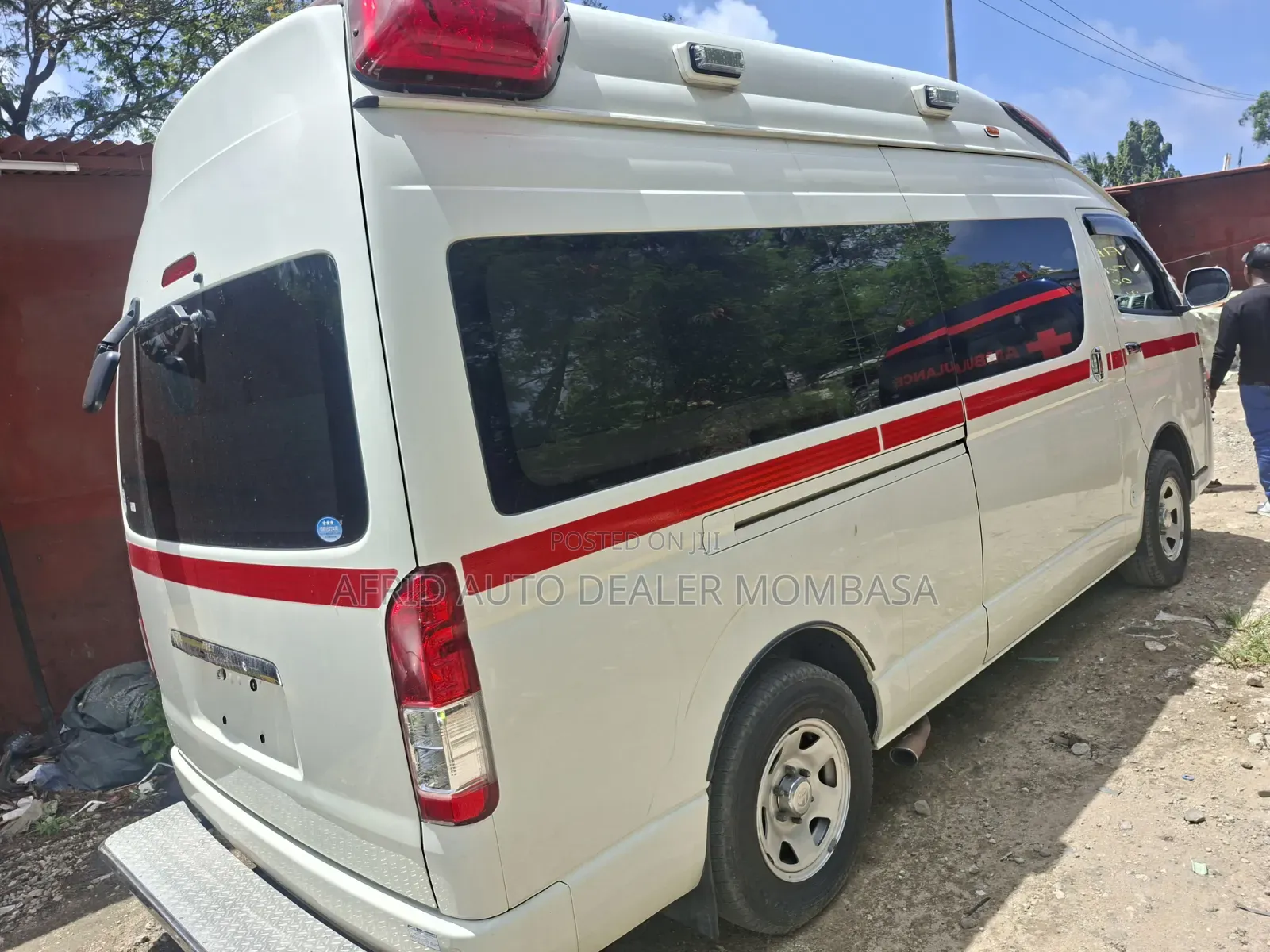 Toyota HiAce 2019 White