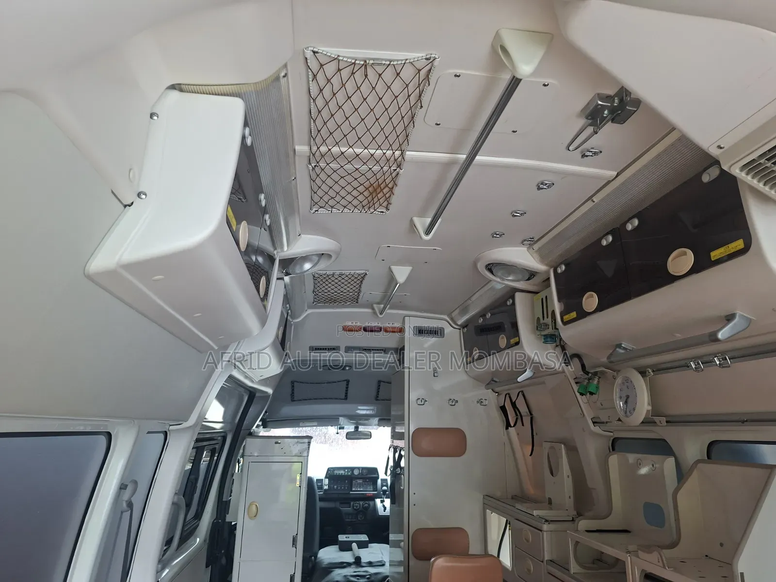 Toyota HiAce 2019 White