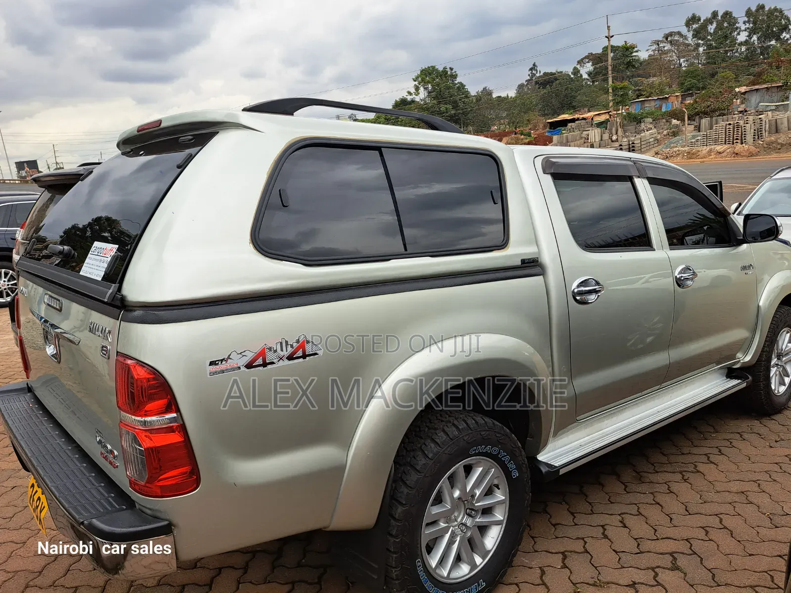 Toyota Hilux 2015 Gold