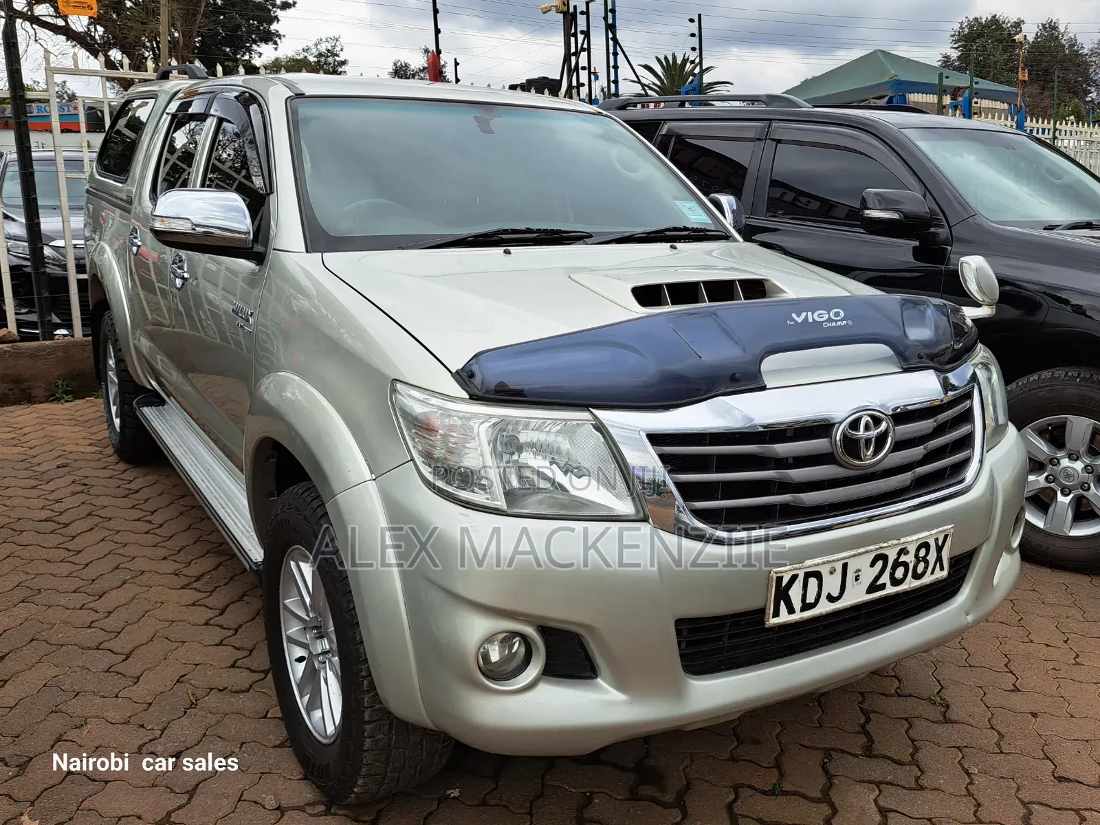 Toyota Hilux 2015 Gold