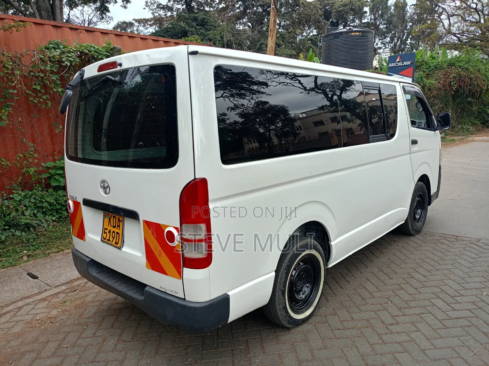 Toyota HiAce 2013 White