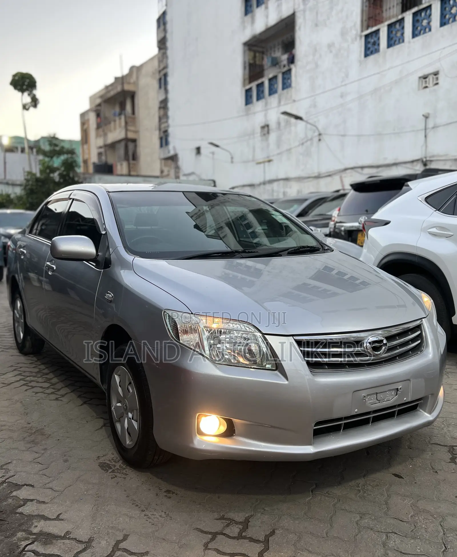 Toyota Axio 1.5 G 2WD 2012 Silver