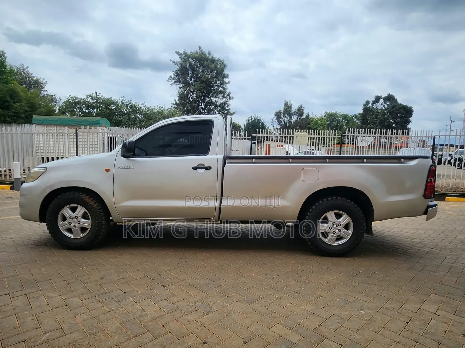 Toyota Hilux 2012 Silver
