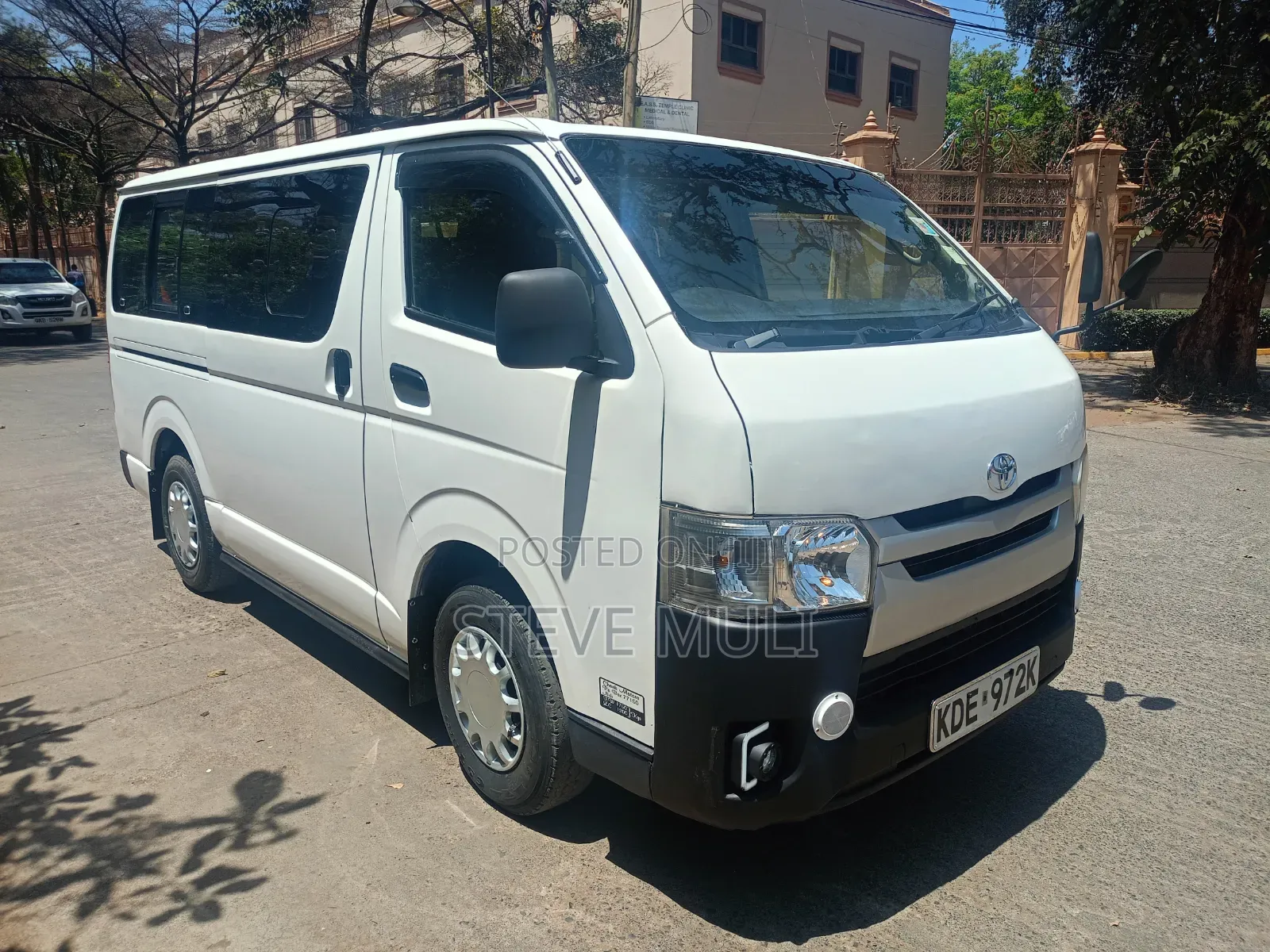 Toyota HiAce 2013 White