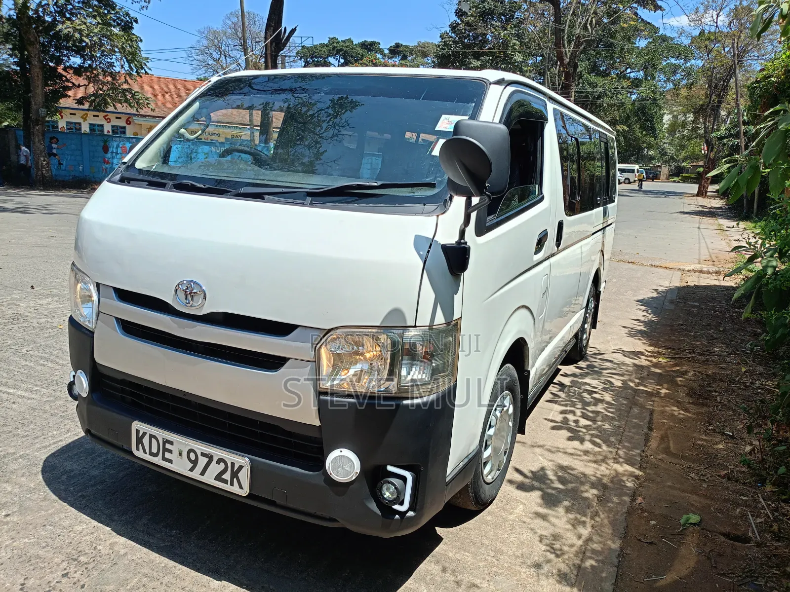 Toyota HiAce 2013 White