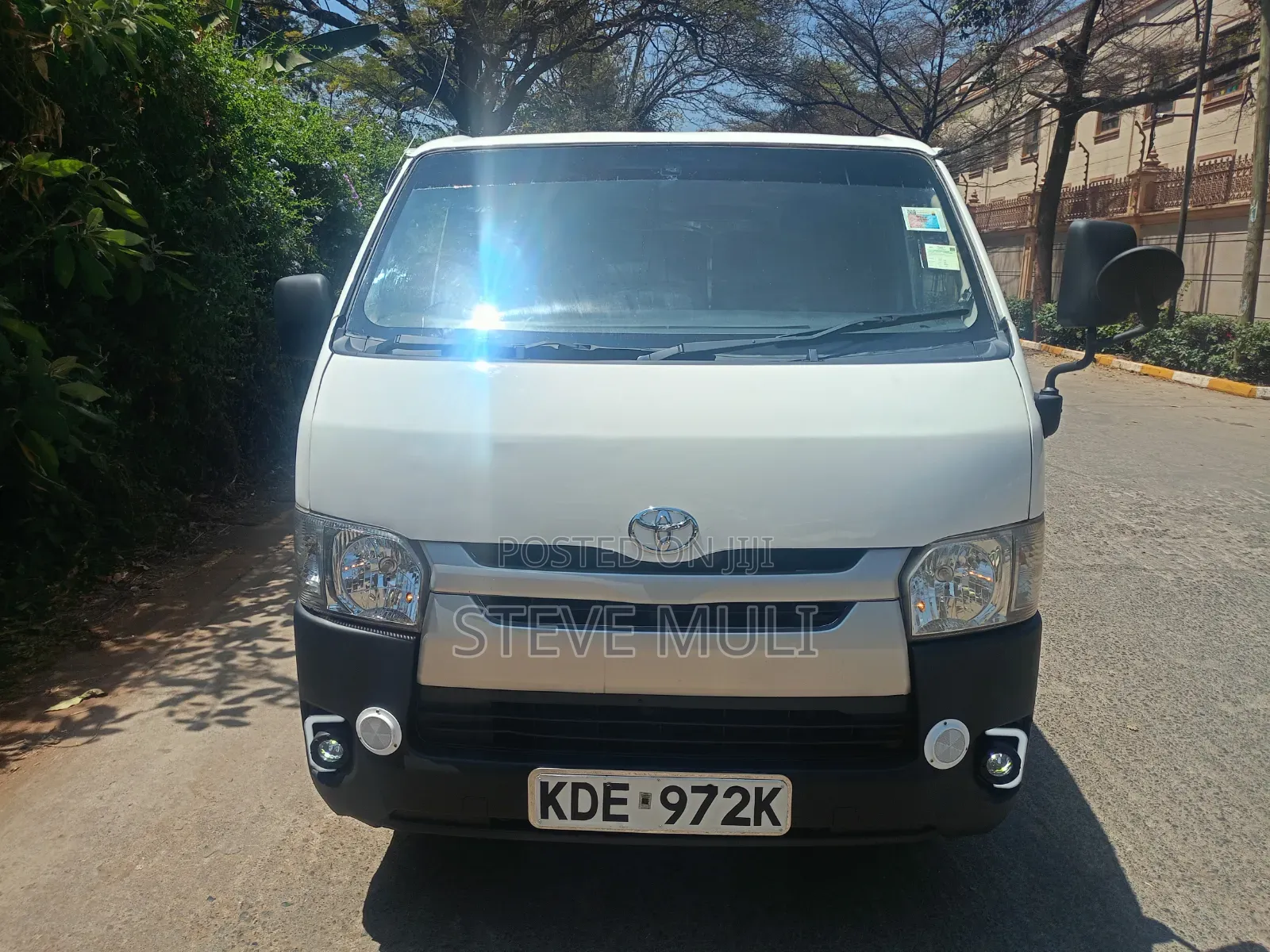 Toyota HiAce 2013 White