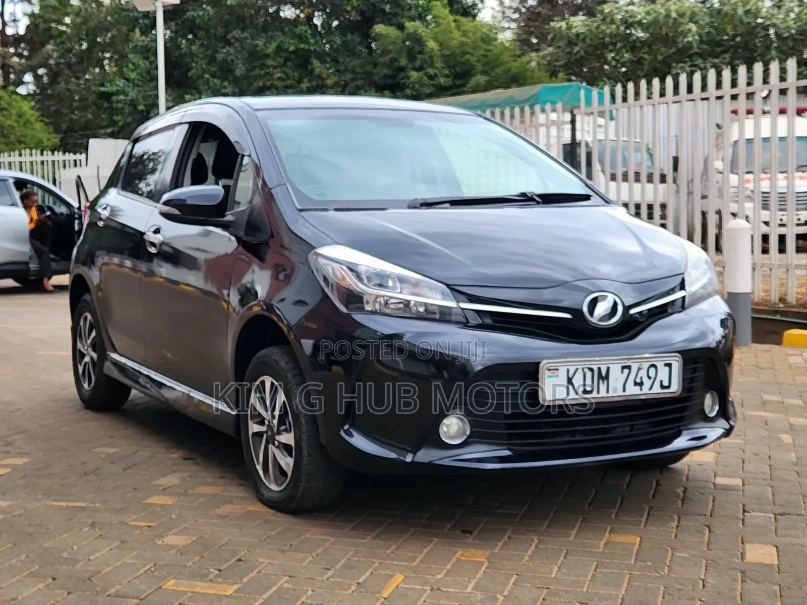 Toyota Vitz 2016 Black