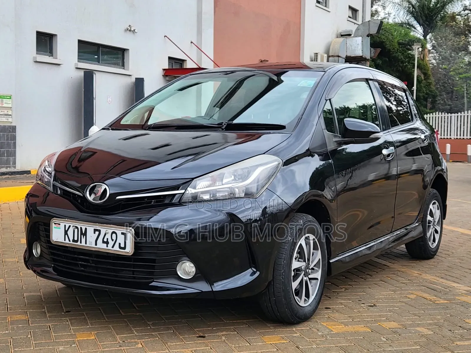 Toyota Vitz 2016 Black