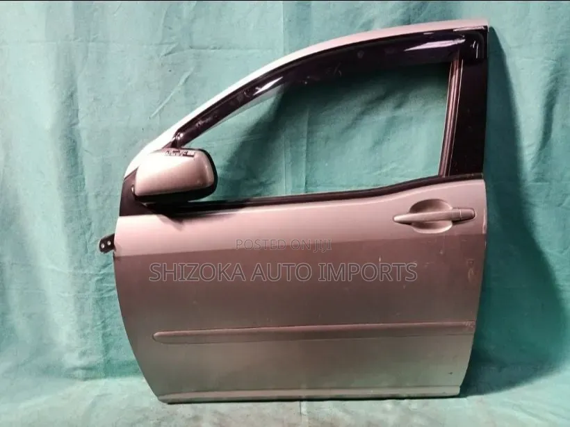 F Door Assy Lh Toyota Raum  2007