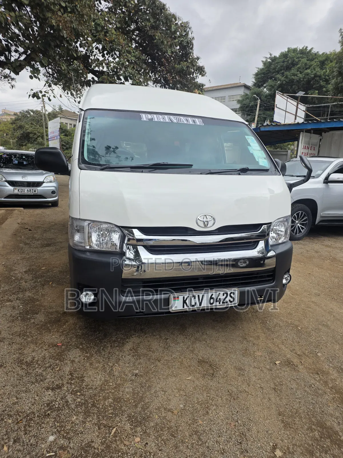 Toyota HiAce 2013 White