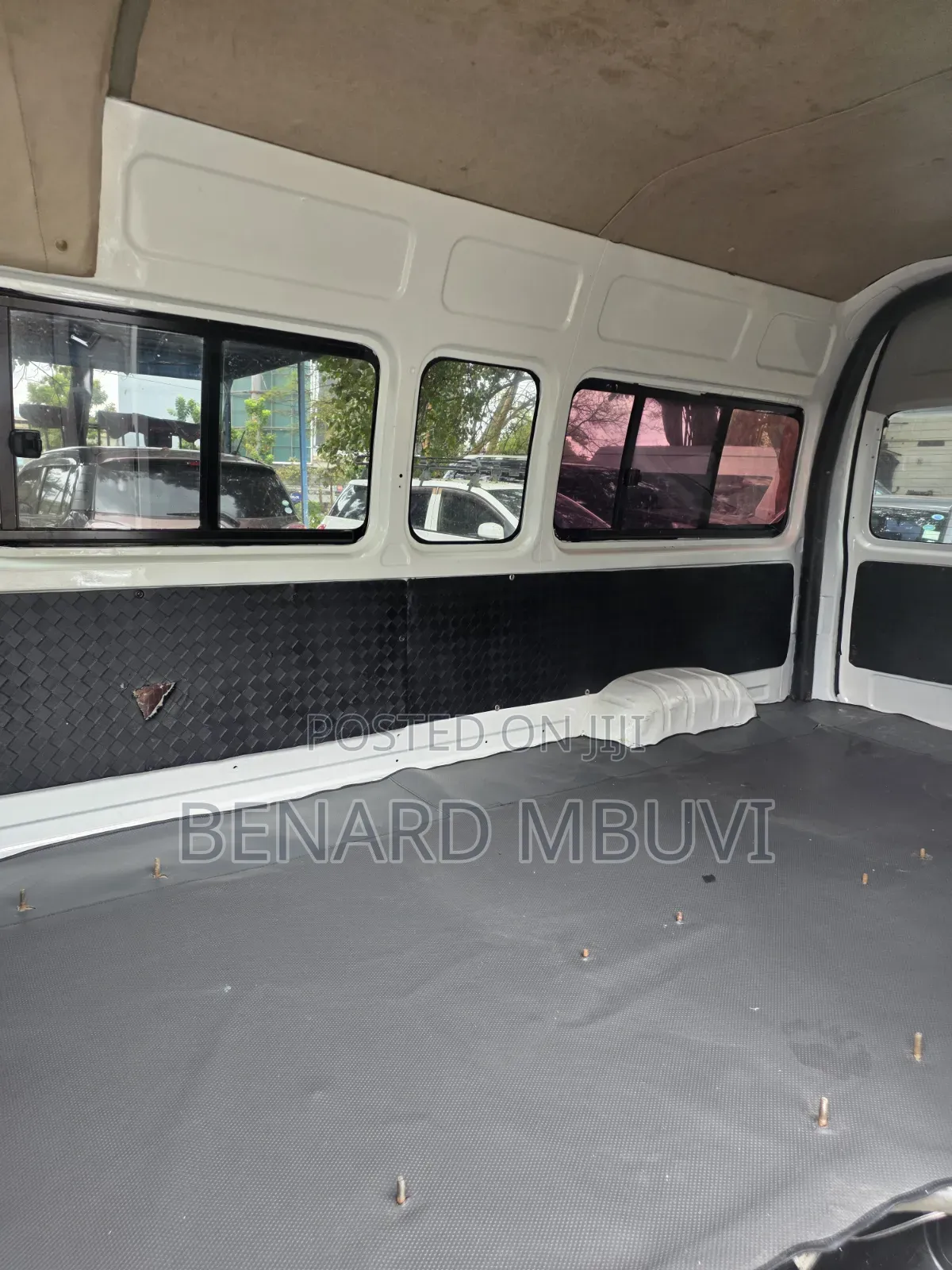 Toyota HiAce 2013 White