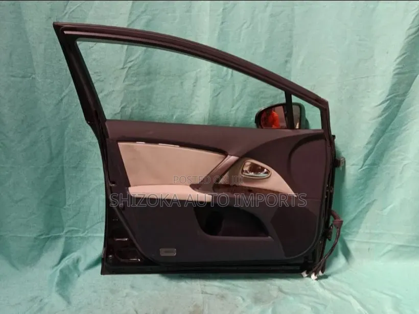 F Door Assy Lh Toyota Avensis Wagon 2012