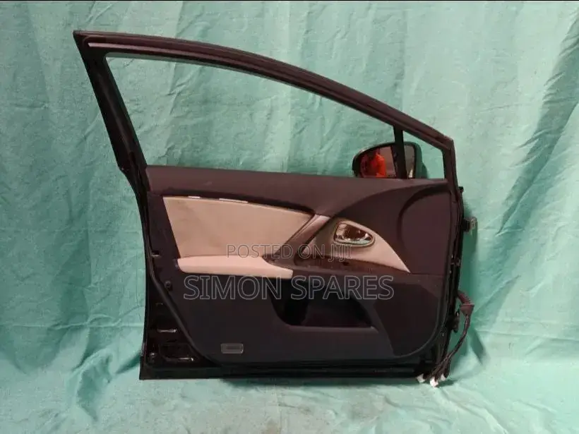 F Door Assy Lh Toyota Avensis Wagon 2012