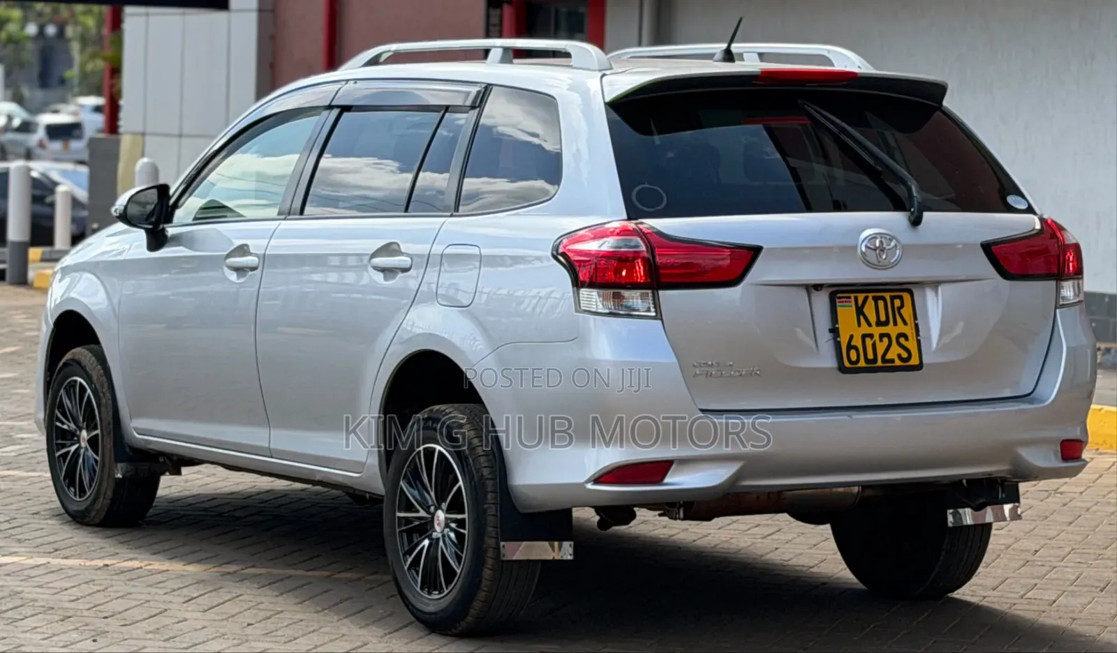 Toyota Corolla Fielder 2017 Silver