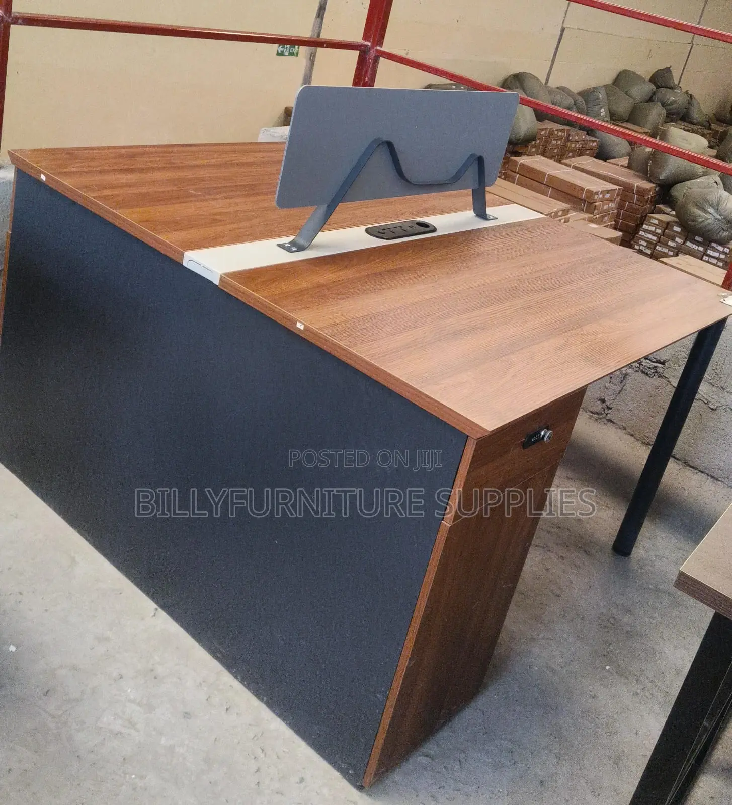 Modern 2-Way Stylish Office Desk