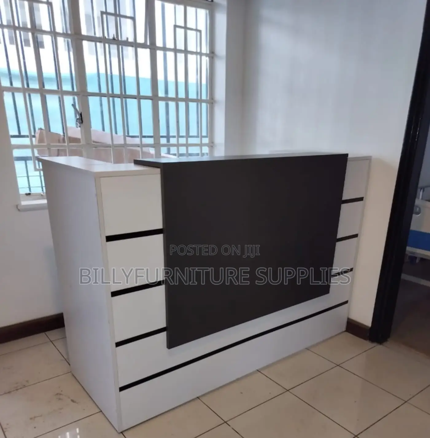 Stylish 1.8m Reception Counter With Storage Drawers