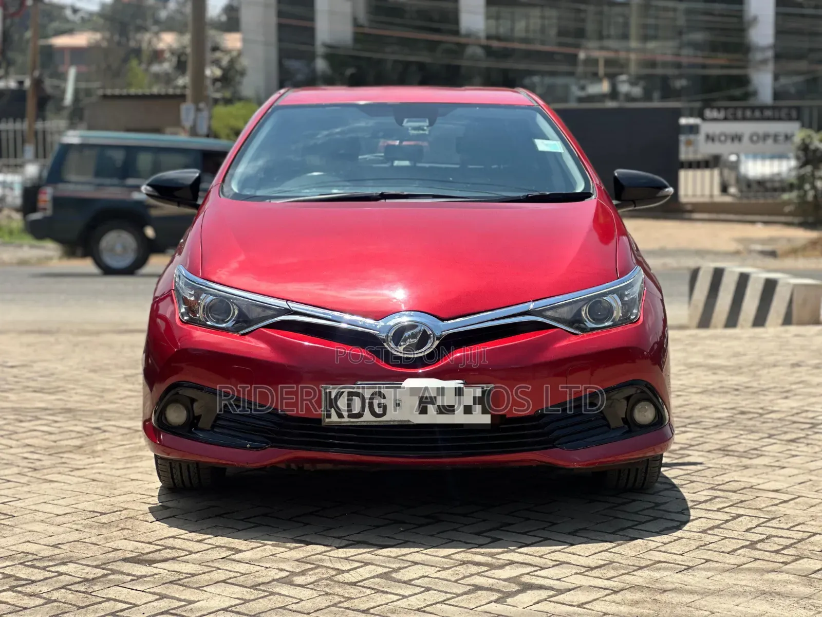 Toyota Auris 2014 Red