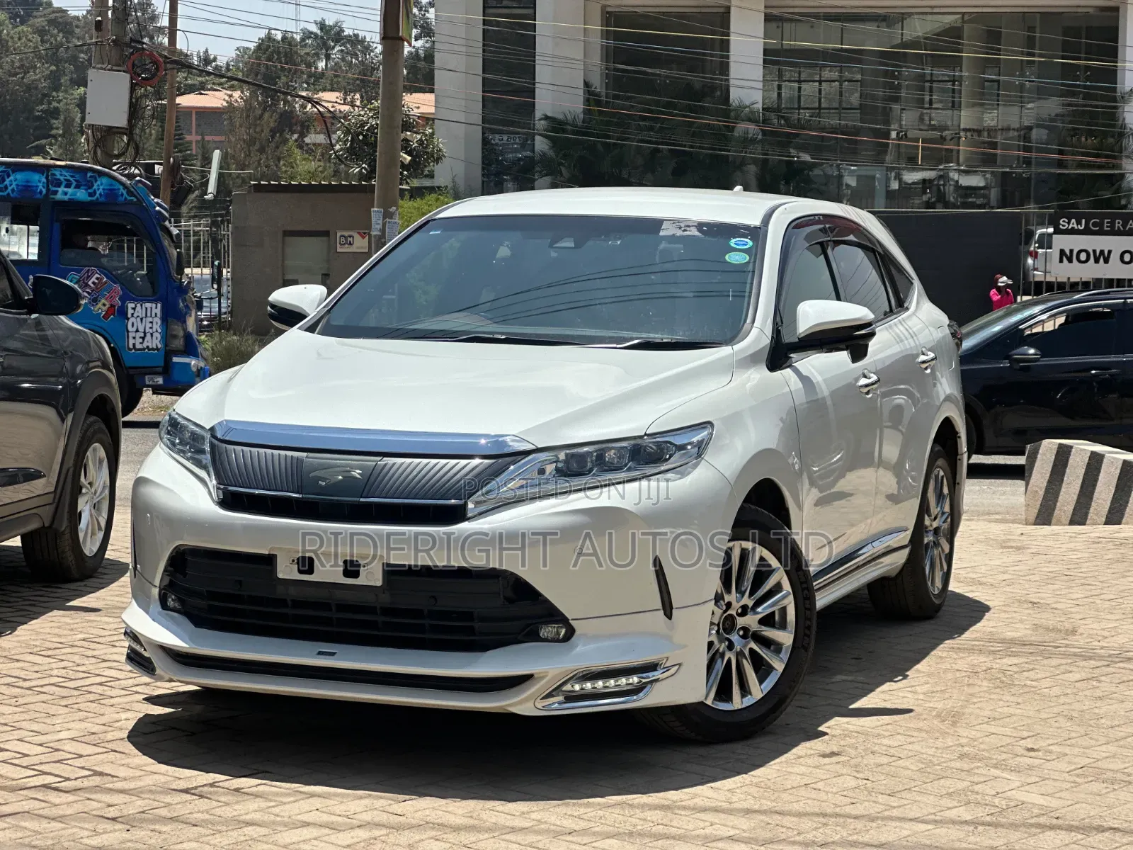 Toyota Harrier 2019