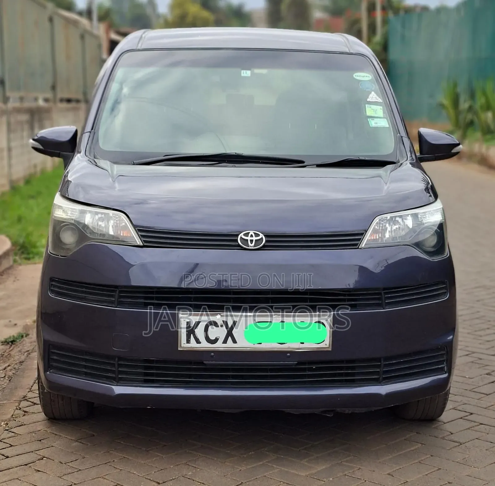 Toyota Spade 2012 Gray