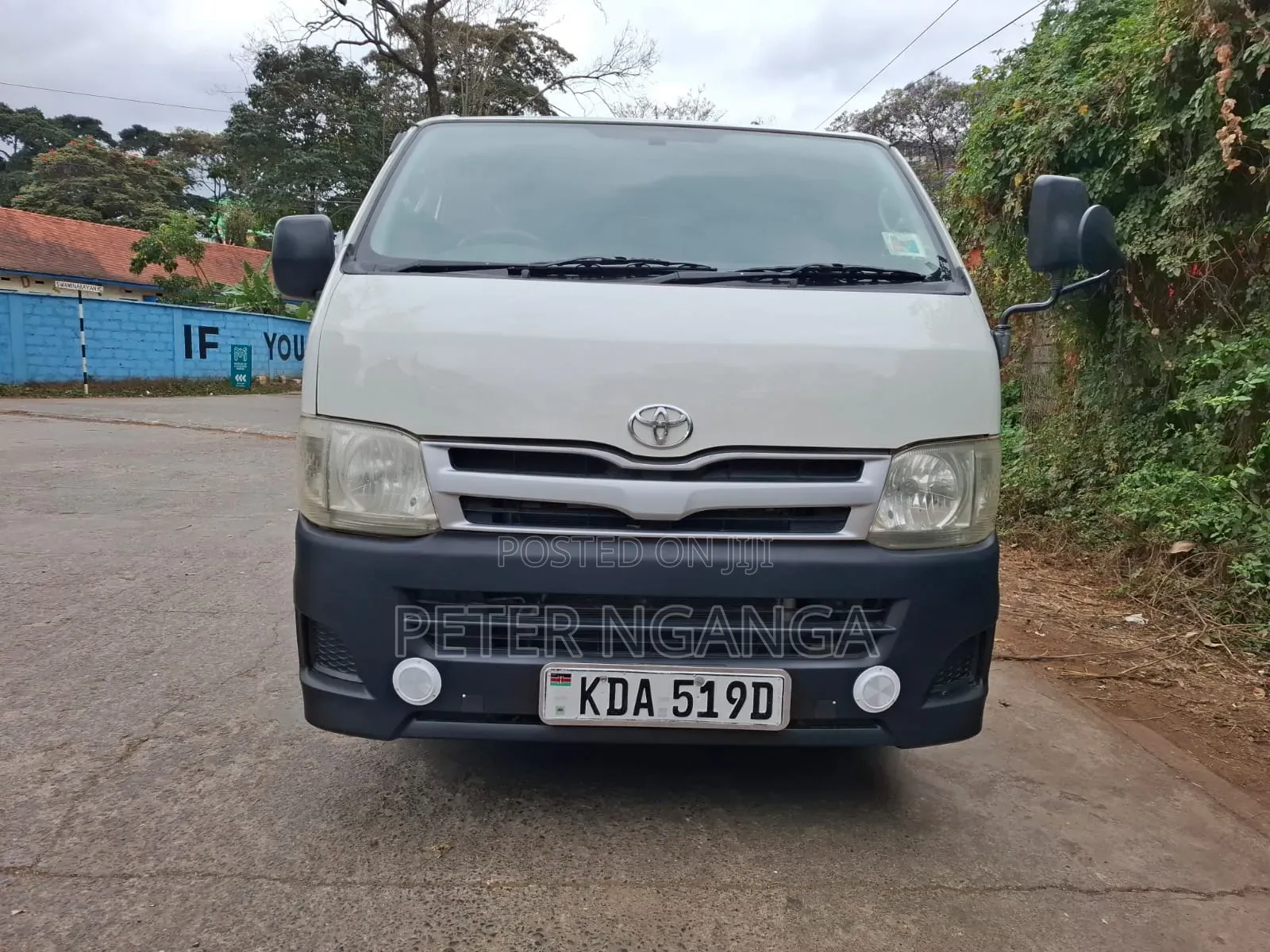 Toyota HiAce 2014 White