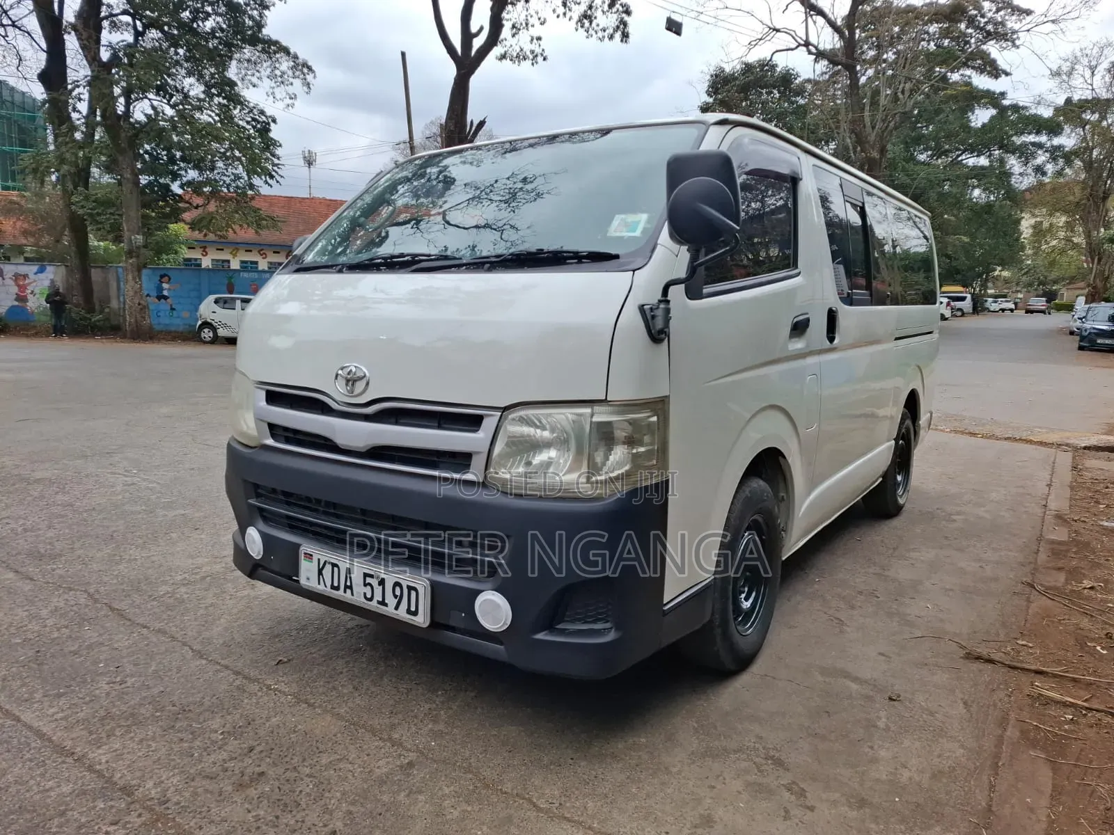 Toyota HiAce 2014 White