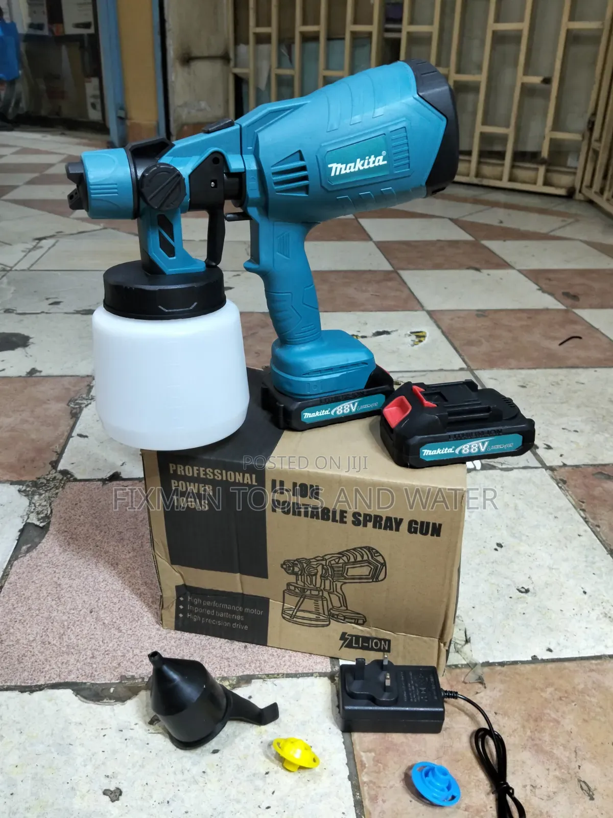 Fine Painting Cordless Spray Gun Makita 2 Battery 88V and Accessories
