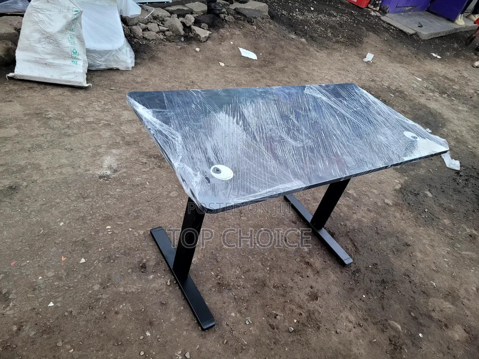 1.2m Electric Monitored Adjustable Desk