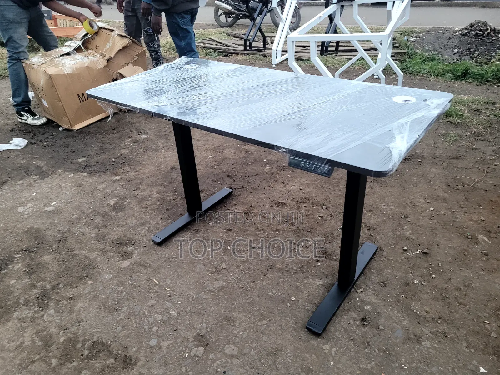 1.2m Electric Monitored Adjustable Desk