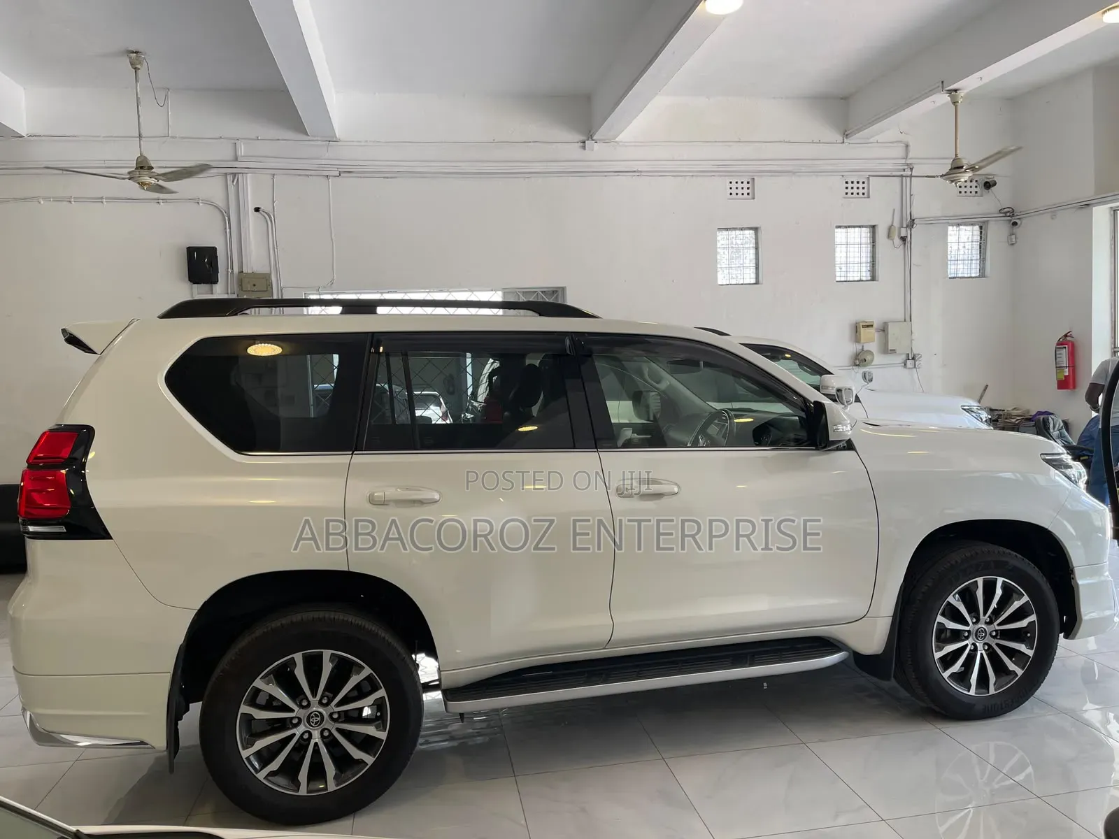 Toyota Land Cruiser Prado 2019 White