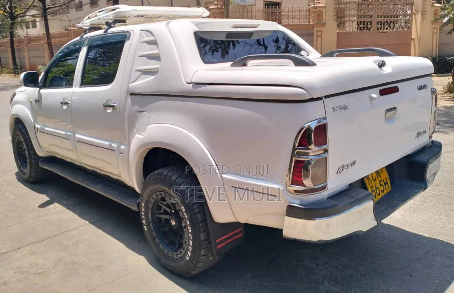 Toyota Hilux 2012 White