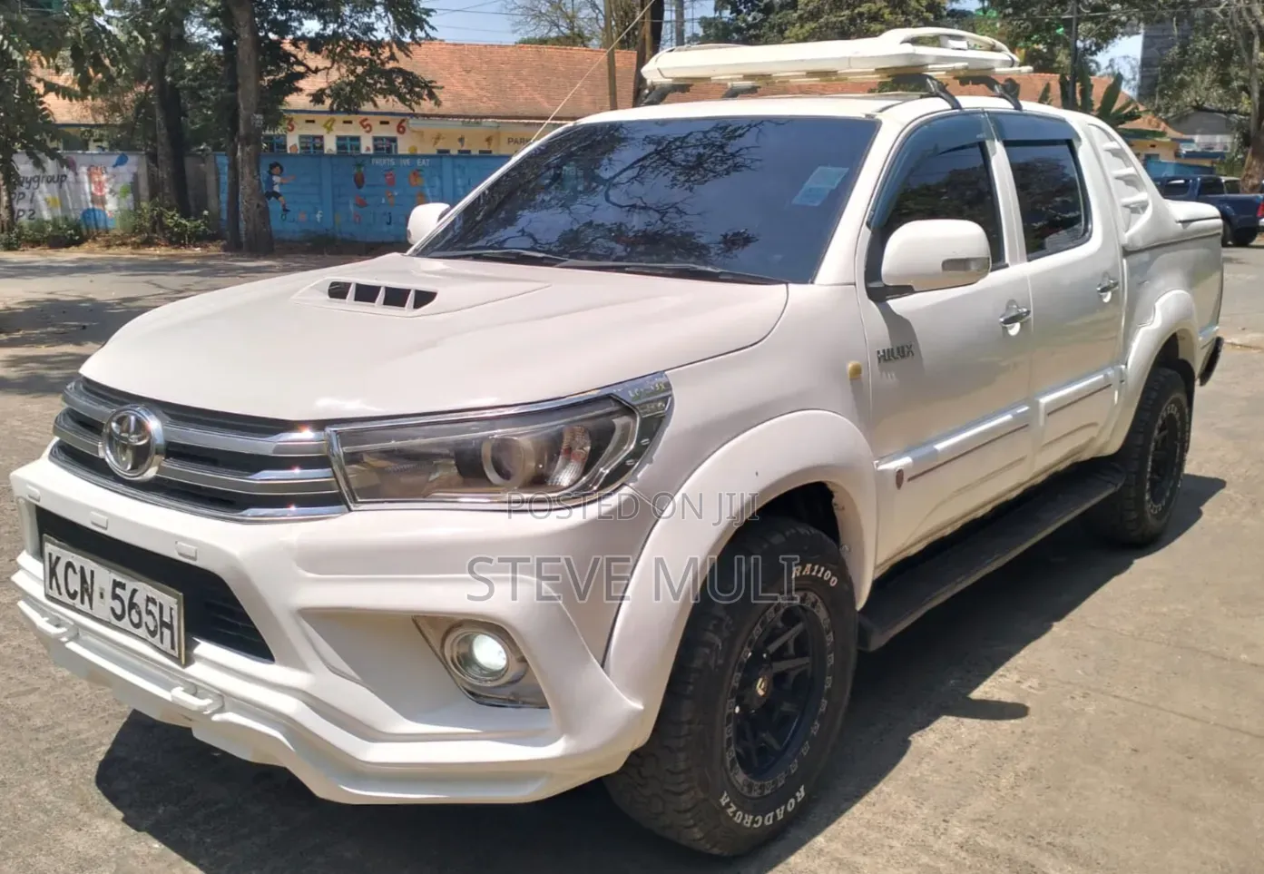 Toyota Hilux 2012 White