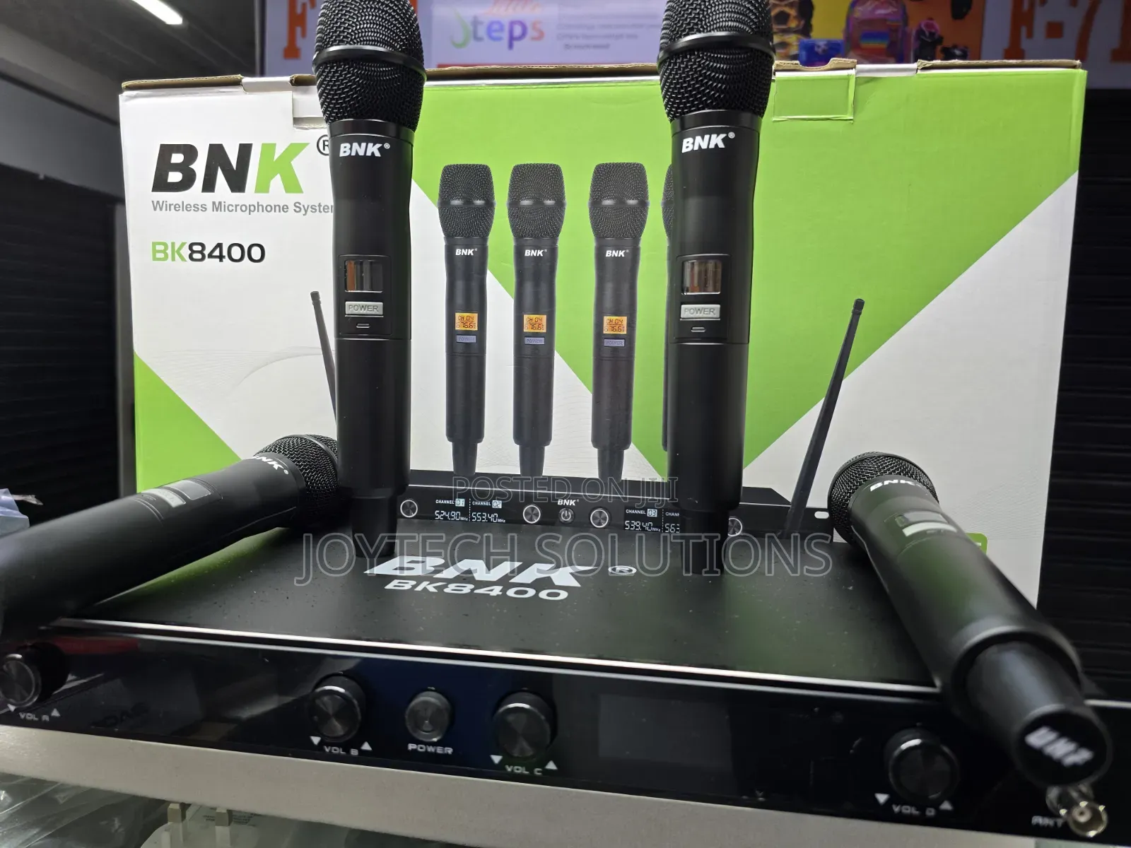 ⚡ BNK BK8400 Professional 4-Mic Wireless System – Stage & Church