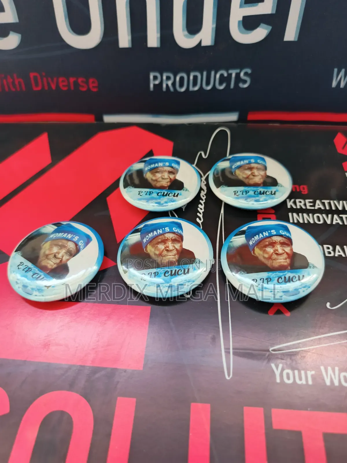 Button Badges, Badges