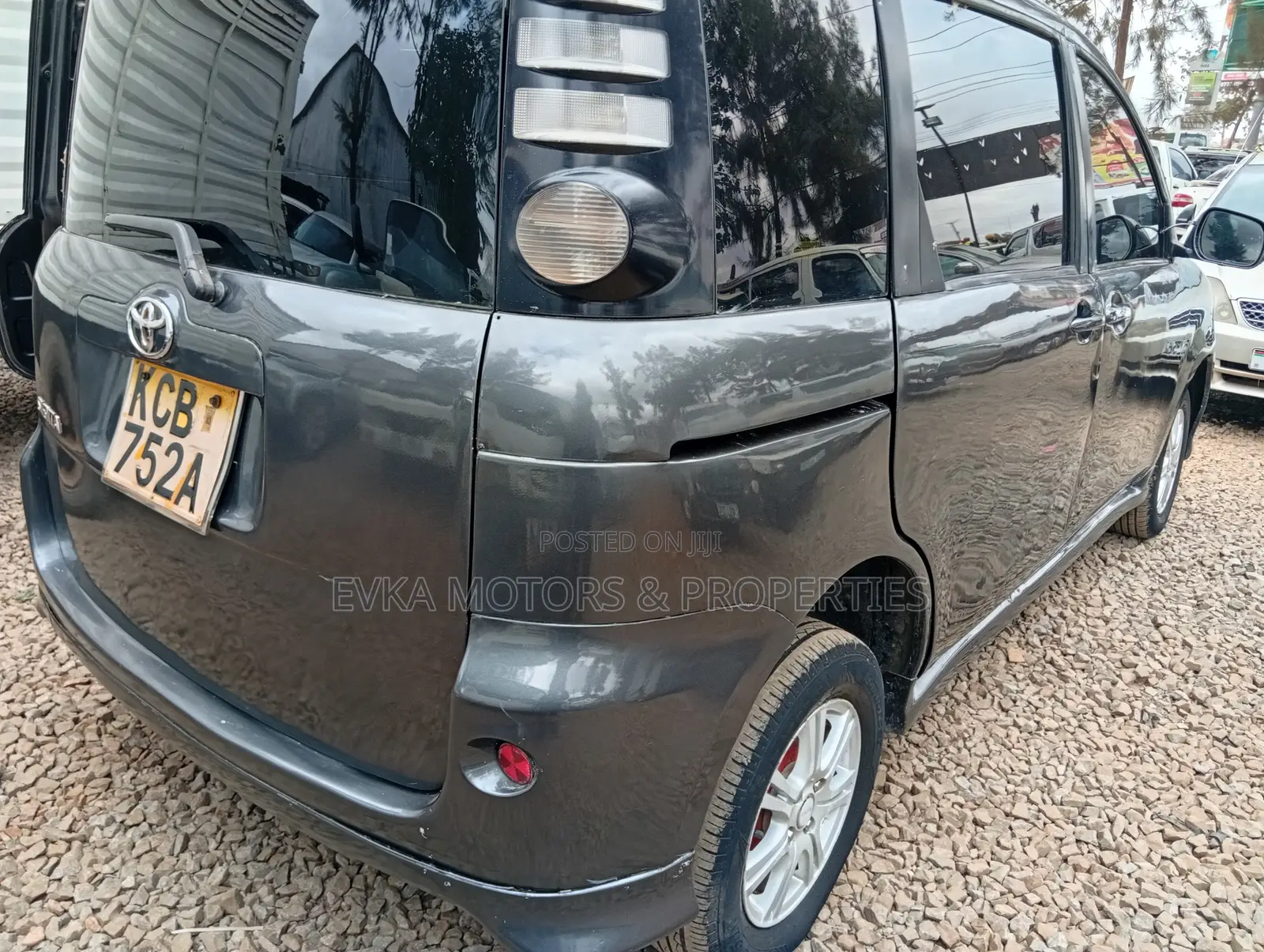 Toyota Sienta 2007 Gray