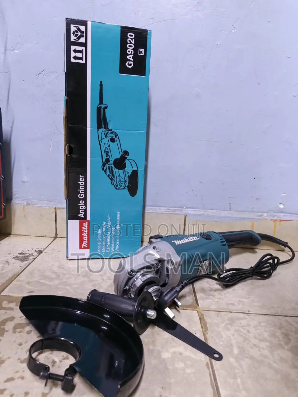 Makita 9" 230mm Heavy-Duty Angle Grinder