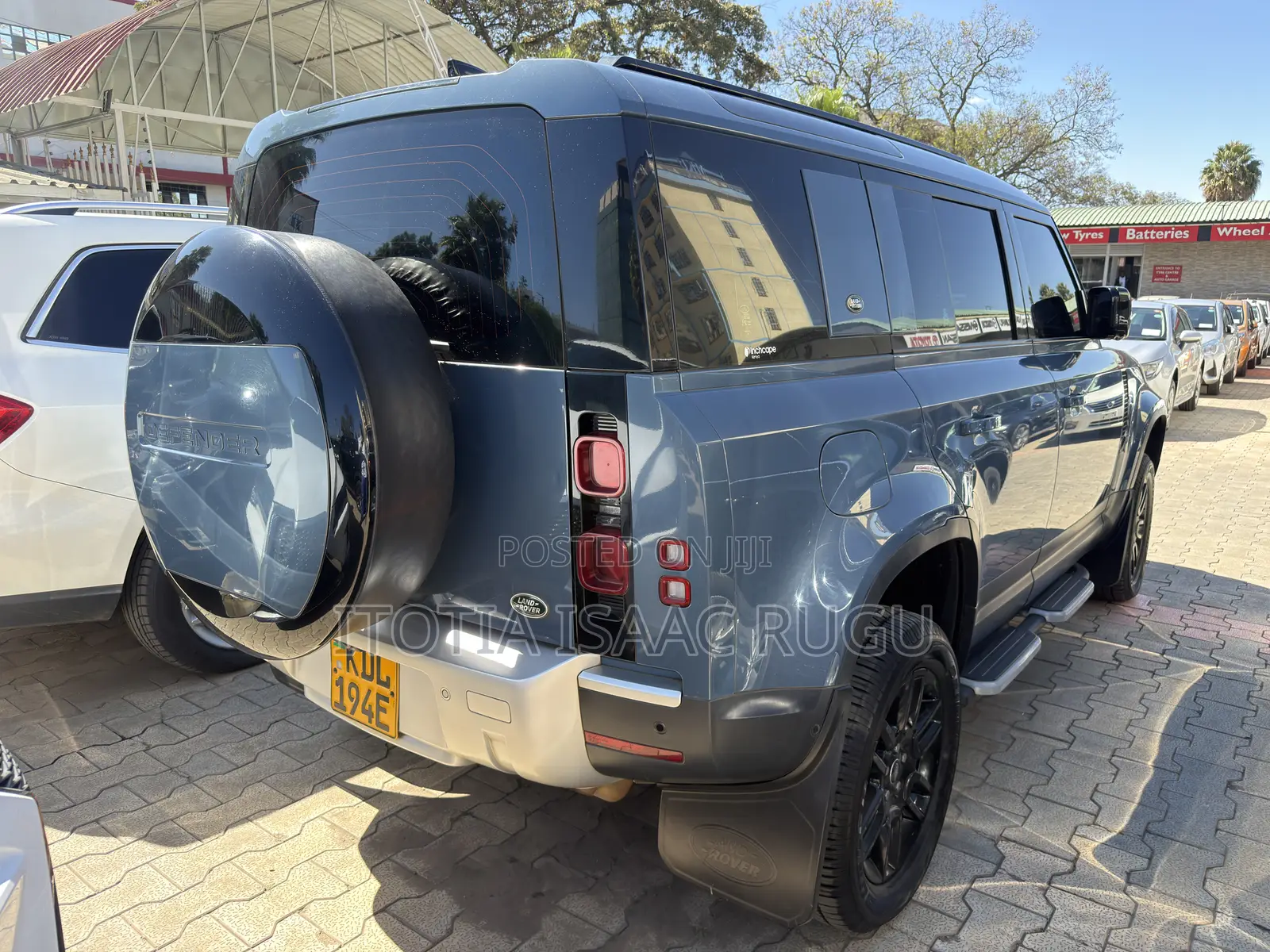Land Rover Defender 2022 Blue