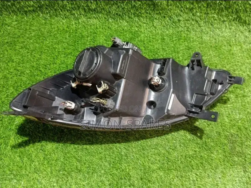 Headlight Assy Rh Suzuki Solio Xenon 2012