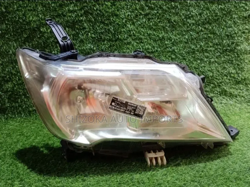 Headlight Assy Rh Nissan Serena Non Xenon C26 2013