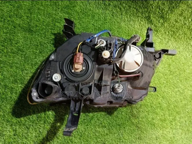 Headlight Assy Rh Nissan Serena Non Xenon C26 2013