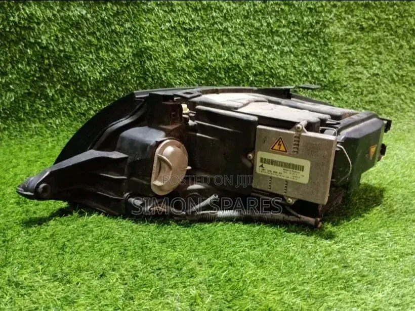 Headlight Assy Rh Audi Tt  2001